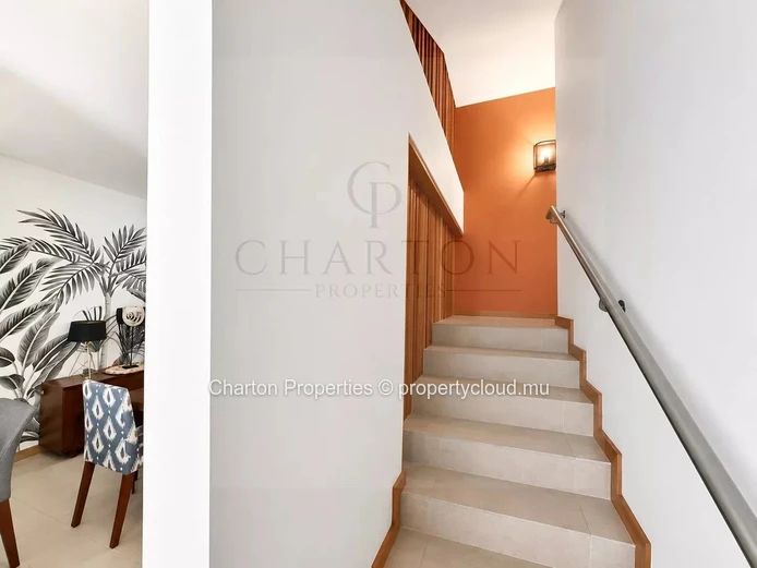 Triplex de 3 chambres au cœur de Péreybère, entre élégance tropicale et art de vivre mauricien