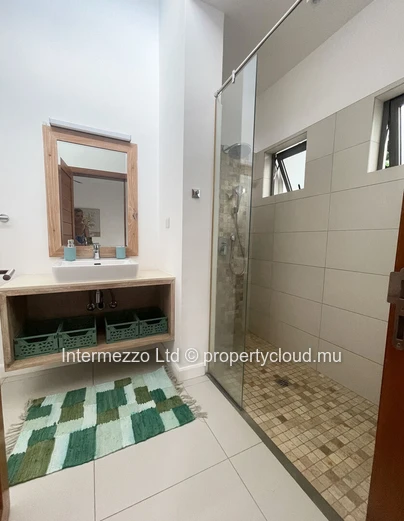 Villa à louer Bain Boeuf – 3 chambres en suite, piscine privée, charges comprises | Grand Baie, Maurice