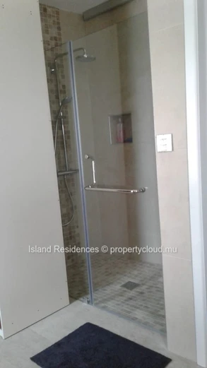 Fully furnished and well equipped modern villa with 6 bedrooms, pool and garage in a secure residence