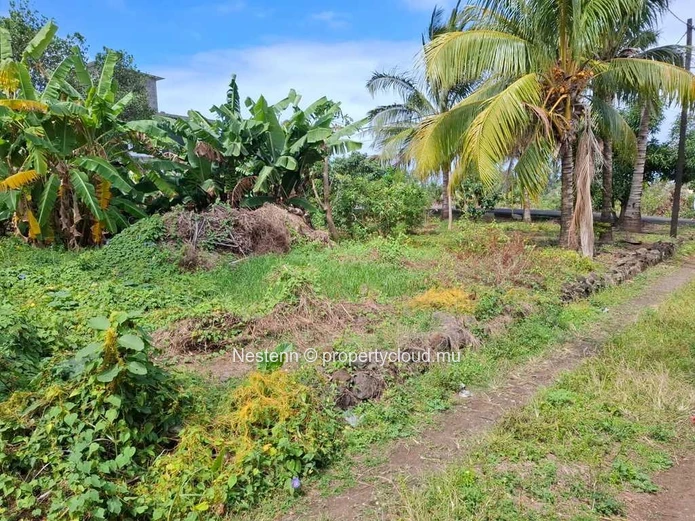 795 m² residential land, just a few steps from the beach. 