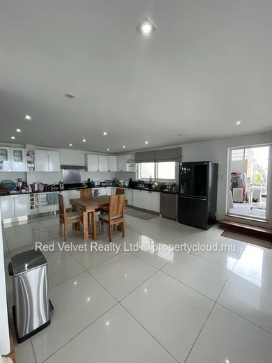 Luxury Duplex Penthouse – 570sqm Interior with 165sqm Rooftop Terrace & Mountain Views