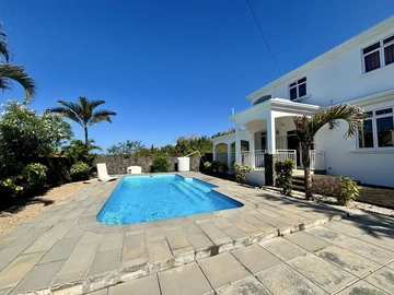 4 Bedroom Villa