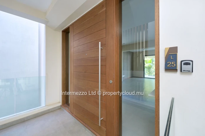 Appartement à Vendre Pointe aux Canonniers – Rooftop Privatif avec Piscine, Vue Mer, Résidence Premium | Accessible É...