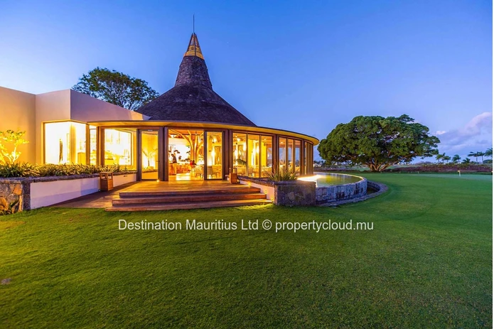 Villa Sanctuaire Extraordinaire - Mont Choisy Golf Estate