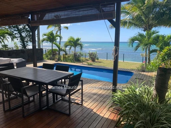 POINTE AUX CANONNIERS - Beachfront Villa with 4 Bedrooms