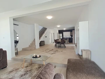 3 Bedroom Townhouse, Duplex