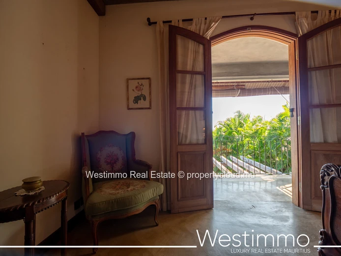 Villa de style colonial avec vue mer à vendre à Tamarin