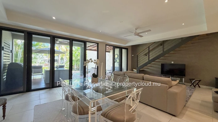 Bel Ancrage | Exceptional Furnished Duplex Villa with Private Pool and Mountain Views, La Balise