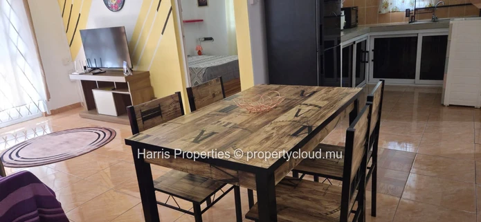 Magnifique appartement meublé au 1er étage à louer à Pereybere