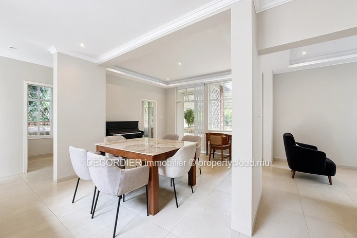 À Vendre – Belle Villa Rénovée À Beau-Bassin