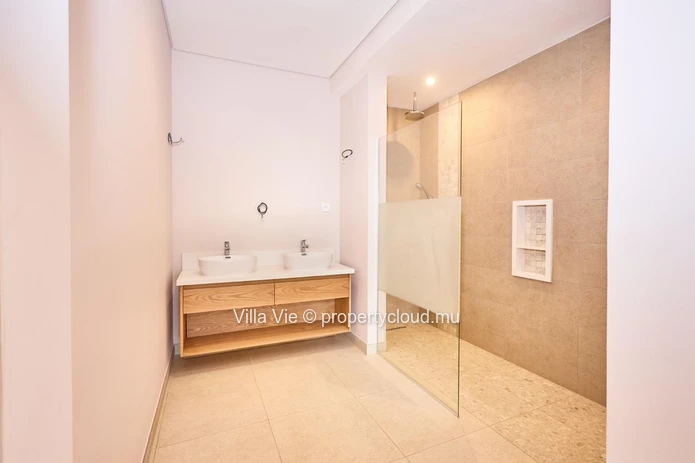 Belle Vue Harel - Spacious 4-bedroom apartment (Sole Mandate)