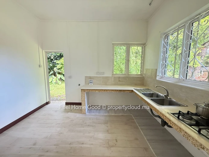 House for Sale in Vacoas – Strategic Location & Professional Potential