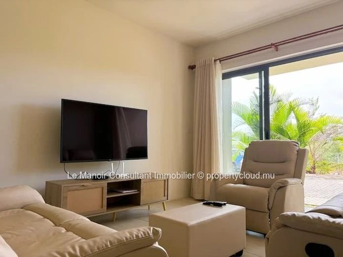 Modern 3-bedroom ground-floor apartment, fully equipped – Secure residence with swimming pool