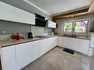 5 Bedroom Villa