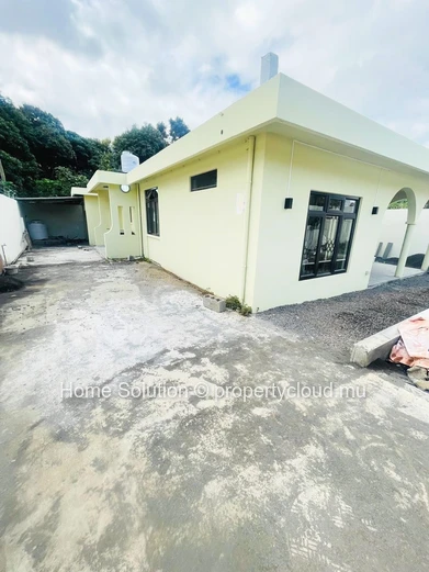Exceptional property in Quatre Bornes – Tastefully renovated – Ideal for a large family or professional offices