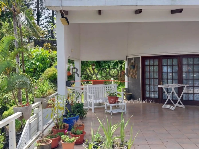 5 Bedroom house for sale in Floreal 