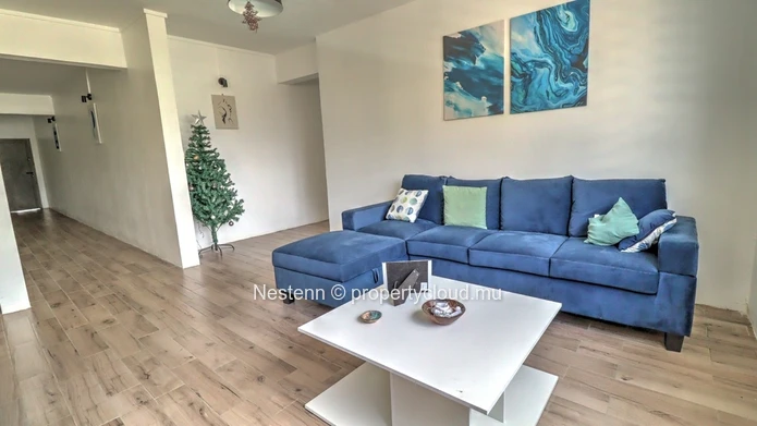 Appartement 2 pièces de 115m², idéalement situé au centre de Curepipe.