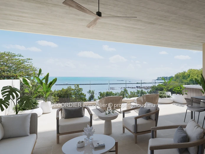 Sea view penthouse located in a secure residence accessible to foreigners