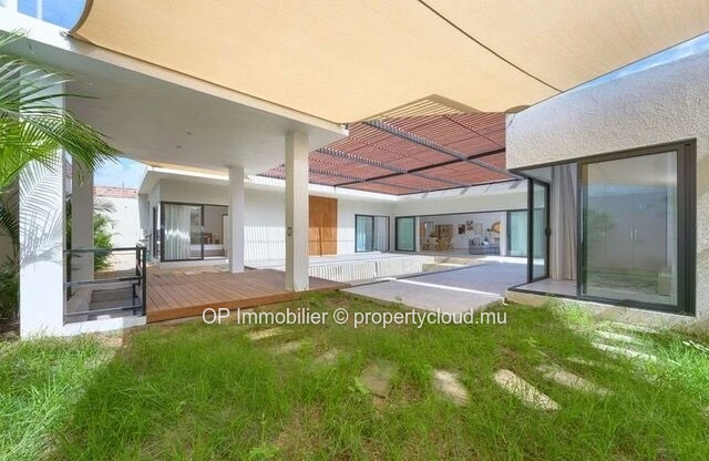 Maison 4 chambres avec piscine à vendre à Grand Baie