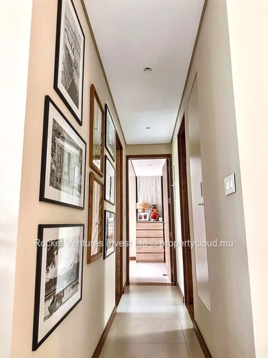 À Vendre : Appartement/Penthouse 2 Chambres – Le Savoy, Pointe aux Canonniers