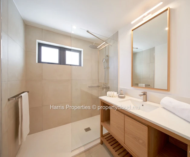 Appartement R+2 – Pointe aux Canonniers (à 2 minutes en voiture de la plage de Mont Choisy)