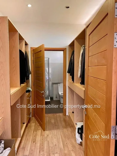 Modern furnished house for sale in Roche Brunes