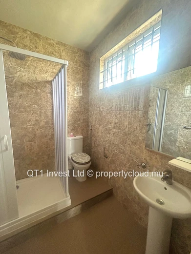 FURNISHED FAMILY VILLA FOR SALE – Grand Baie / Péreybère –
