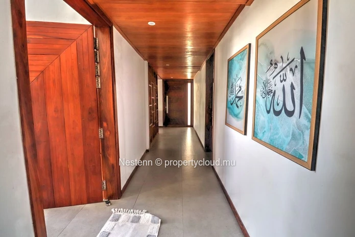 Viila avec 4 chambres, un espace bureau et une cuisine entièrement équipée