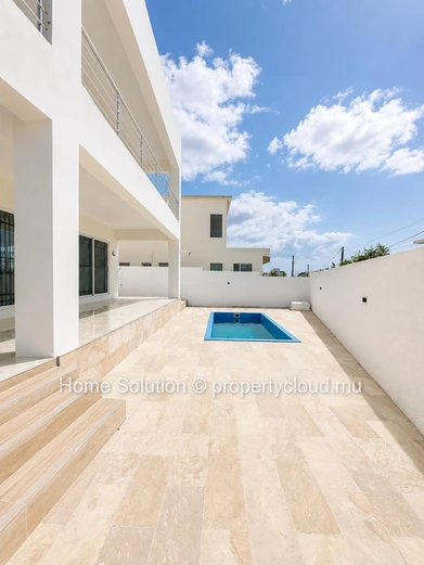 Villa À Vendre – Grand Baie, Chemin Vingt Pieds