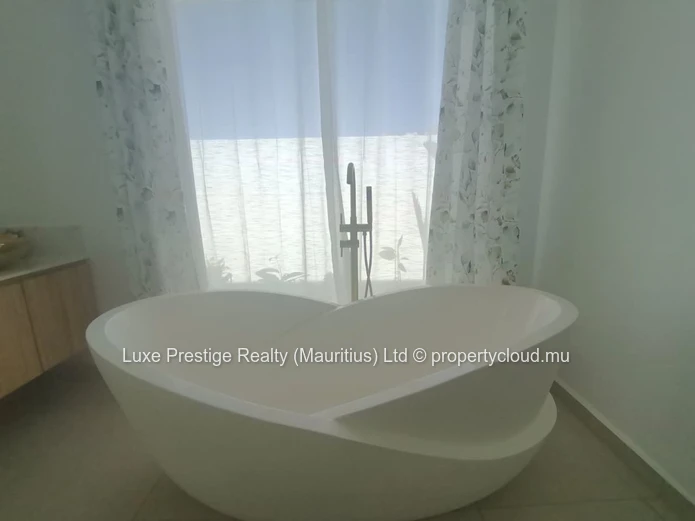 Brand-New Luxury 4-Bedroom Ensuite Villa for Sale in Mont Pascal | 15 Perches | Near Grand Baie & Northfields Interna...