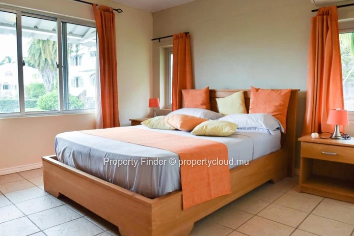 Estate Villa with Airbnb Guest Suites, Squash Courts & Sea Views - For sale - Tamarin