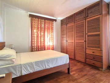 5 Bedroom Villa