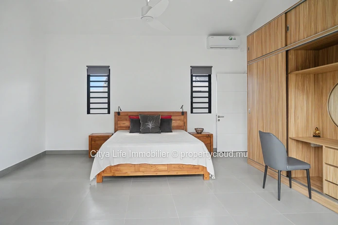 Maison 3 chambres avec piscine à vendre à Mont Mascal (180 m²)