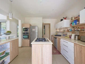 4 Bedroom Villa