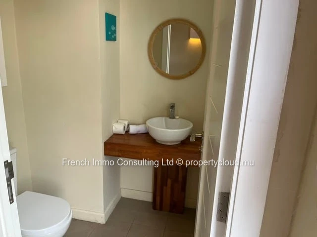 Appartement de 2 chambres en vente aux etrangers (Trou aux biches 50M de la plage) 