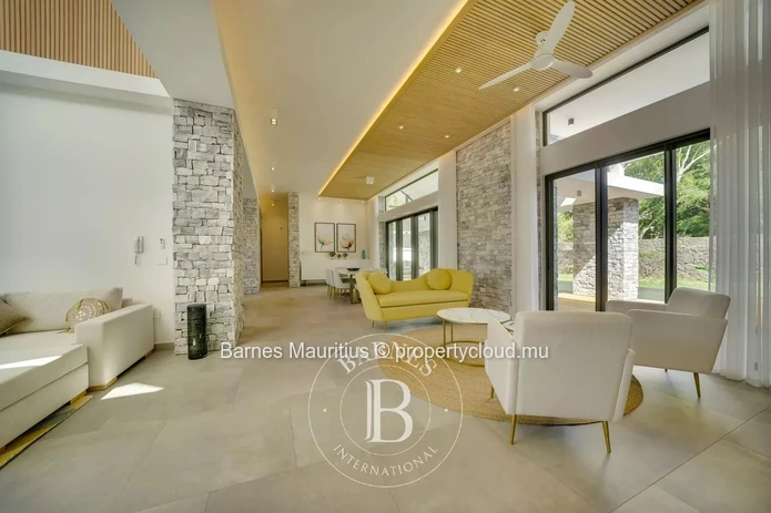 PEREYBERE - Villa a few steps from the beach - 4 bedrooms