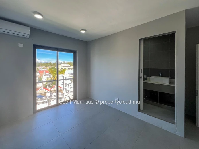 Exceptional Two-Level Penthouse – Flic en Flac | Sea View | Plunge Pool