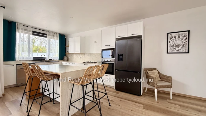 Jolie maison moderne à vendre à Péreybère.