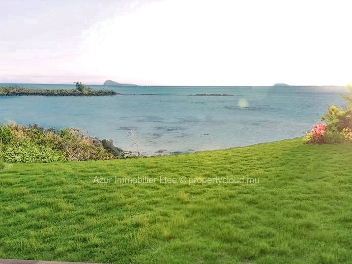 GRAND GAUBE (NORTH): Exclusive beachfront villas (650m2)
