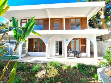 8 Bedroom Office