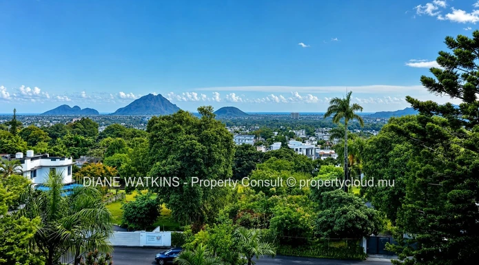Appartement moderne à vendre à Floréal avec balcon et vue panoramique.