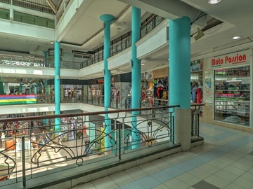 39 m² commercial space close to the metro with excellent visibility