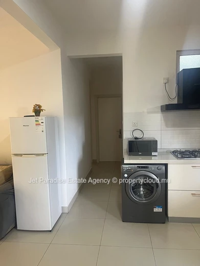 Appartement Meublé 3 Chambres avec Terrasse et Piscine - 2 minutes à  pieds de la plage. 