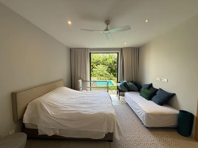 Maison meublée 4 chambres avec piscine à louer à Petit Raffray