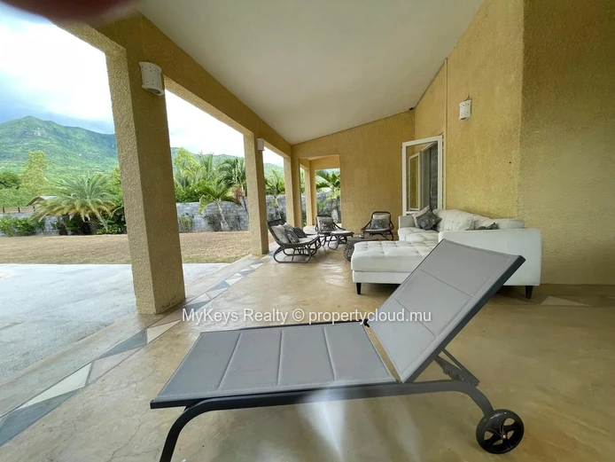 Large Plot – Mountain Views – Peaceful Environment