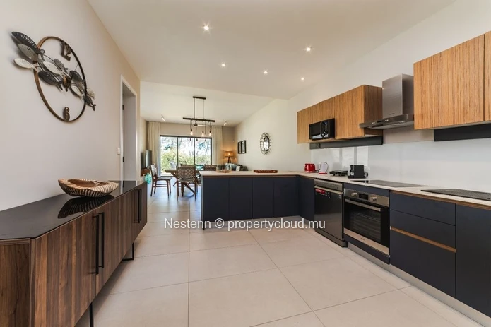 Luxueux penthouse de 3 chambres avec une vue imprenable sur la mer.