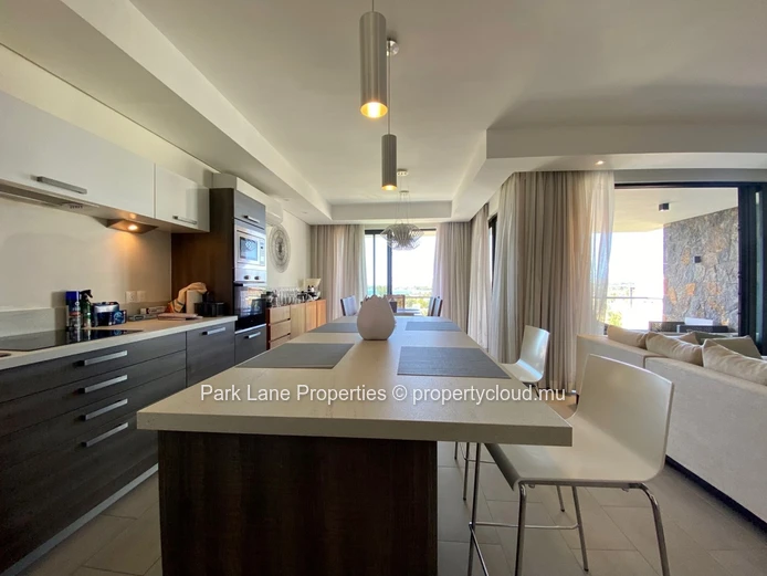 Contemporary living with sea view