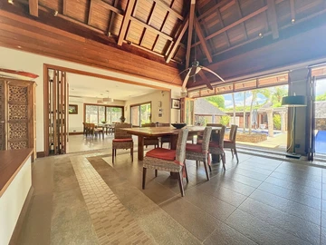 6 Bedroom House