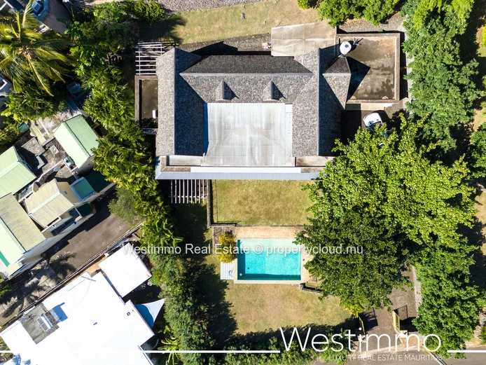 Villa de style colonial avec vue mer à vendre à Tamarin