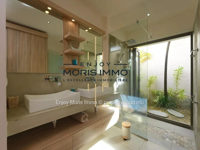 Villa contemporaine à vendre à Grand Baie – Île Maurice | Résidence sécurisée avec piscine